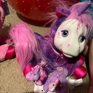 Just play unicorn surprise with babies